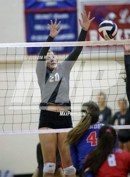 Thumbnail 3 in Rouse @ Leander photogallery.