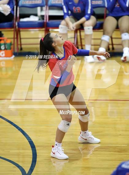 Thumbnail 3 in Rouse @ Leander photogallery.