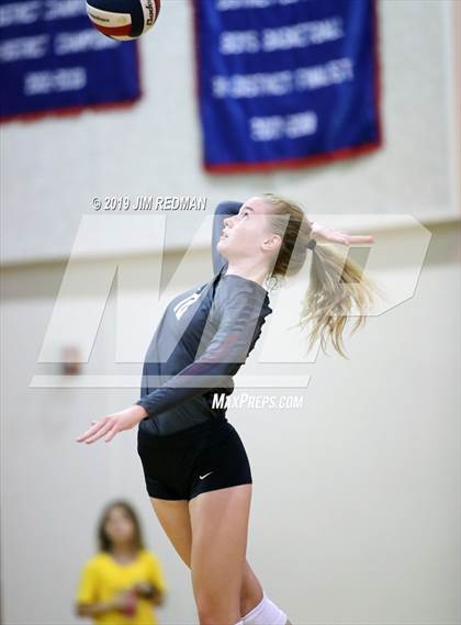 Thumbnail 2 in Rouse @ Leander photogallery.