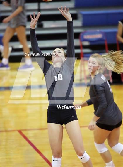Thumbnail 2 in Rouse @ Leander photogallery.