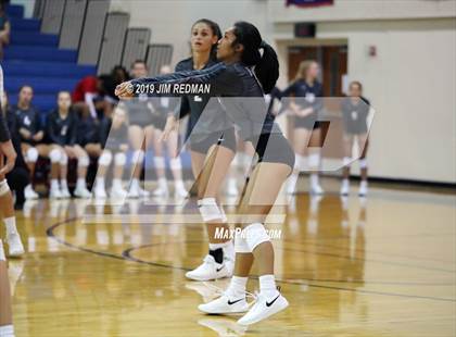 Thumbnail 2 in Rouse @ Leander photogallery.
