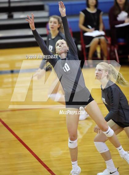 Thumbnail 1 in Rouse @ Leander photogallery.