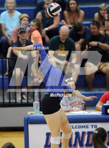 Thumbnail 1 in Rouse @ Leander photogallery.
