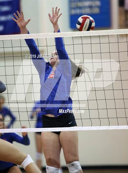 Thumbnail 2 in Rouse @ Leander photogallery.