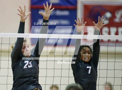 Thumbnail 1 in Rouse @ Leander photogallery.