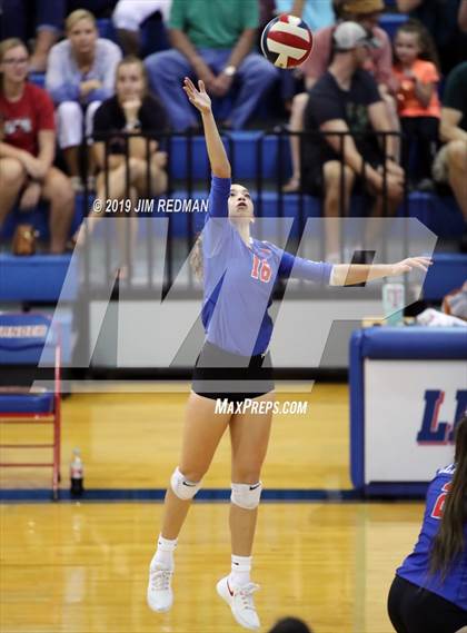 Thumbnail 2 in Rouse @ Leander photogallery.