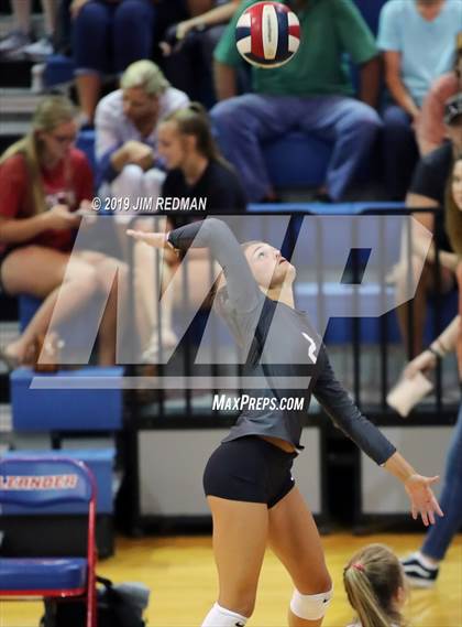 Thumbnail 3 in Rouse @ Leander photogallery.