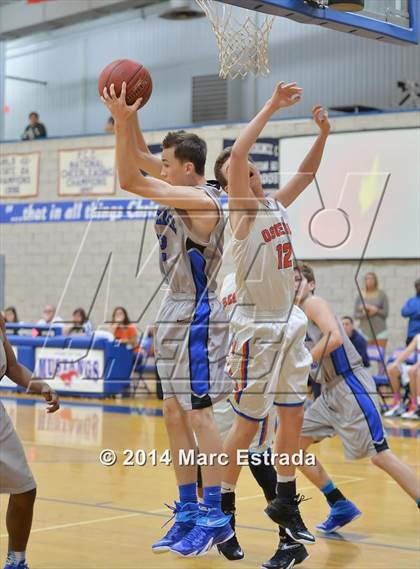 Thumbnail 1 in East Lake vs. Osceola 2014 Mustang Christmas Tournament photogallery.