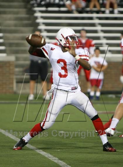 Thumbnail 2 in Lakota West vs. La Salle (Crosstown Showdown) photogallery.