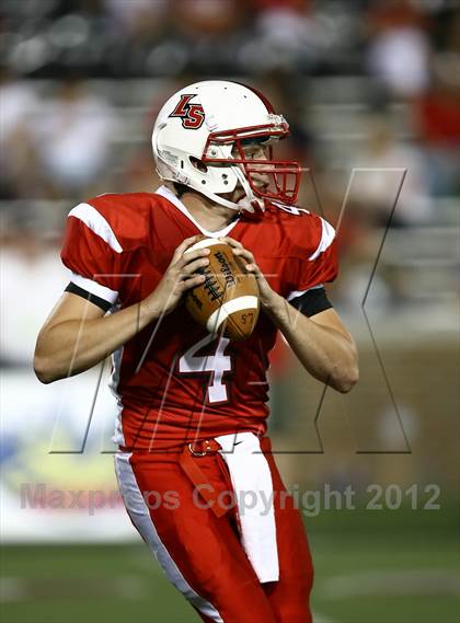 Thumbnail 1 in Lakota West vs. La Salle (Crosstown Showdown) photogallery.