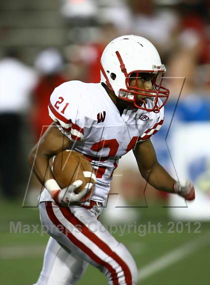 Thumbnail 2 in Lakota West vs. La Salle (Crosstown Showdown) photogallery.
