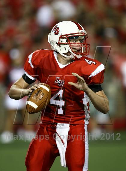 Thumbnail 2 in Lakota West vs. La Salle (Crosstown Showdown) photogallery.