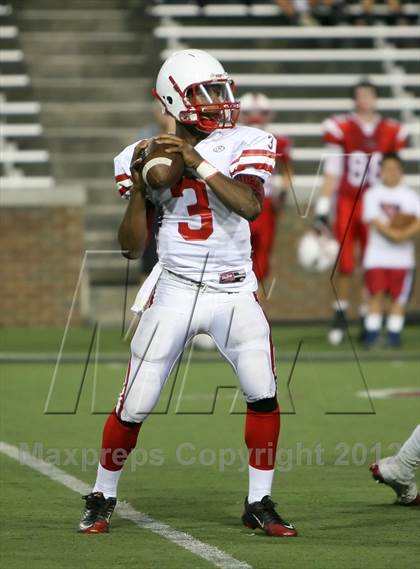 Thumbnail 1 in Lakota West vs. La Salle (Crosstown Showdown) photogallery.