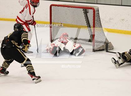 Thumbnail 3 in Regis Jesuit vs. Monarch (CHSAA 5A Frozen Four) photogallery.