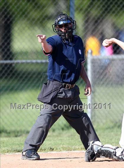 Thumbnail 2 in Hutchinson-Central Tech @ Hamburg photogallery.
