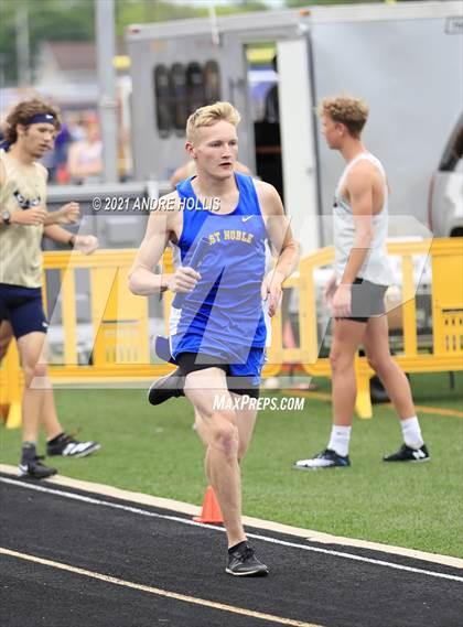 Thumbnail 3 in IHSAA Regional Boys Track  photogallery.