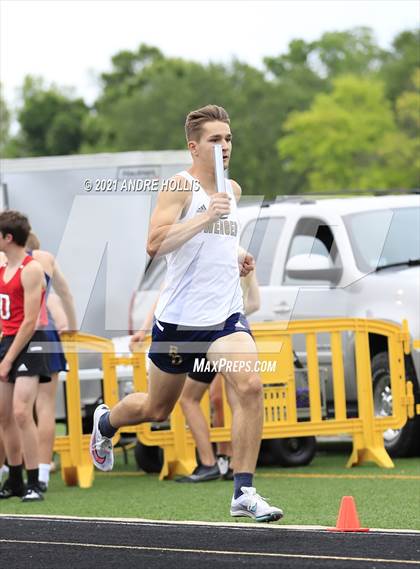 Thumbnail 2 in IHSAA Regional Boys Track  photogallery.