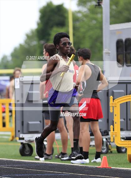Thumbnail 2 in IHSAA Regional Boys Track  photogallery.