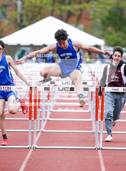 Thumbnail 3 in Kingston Tiger Relays  (Boys Afternoon Events) photogallery.