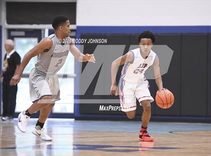Thumbnail 3 in Dawson vs. Pearce (McDonald's Texas Invitational) photogallery.