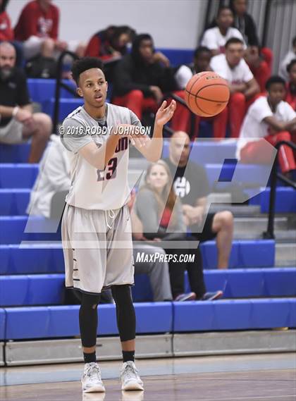 Thumbnail 1 in Dawson vs. Pearce (McDonald's Texas Invitational) photogallery.