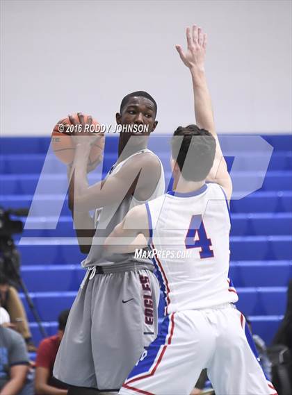 Thumbnail 1 in Dawson vs. Pearce (McDonald's Texas Invitational) photogallery.