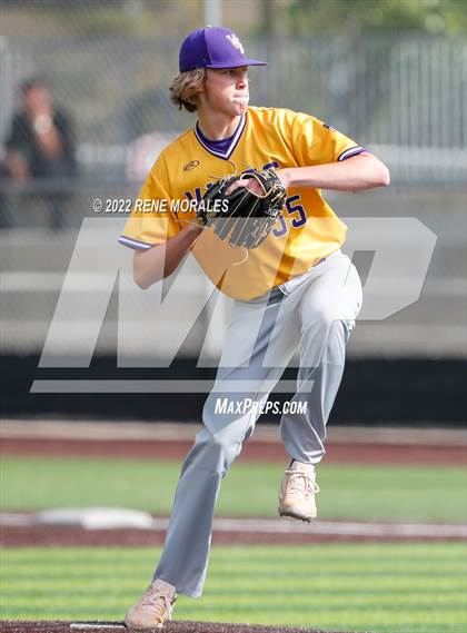 Thumbnail 1 in Valencia vs St Francis photogallery.