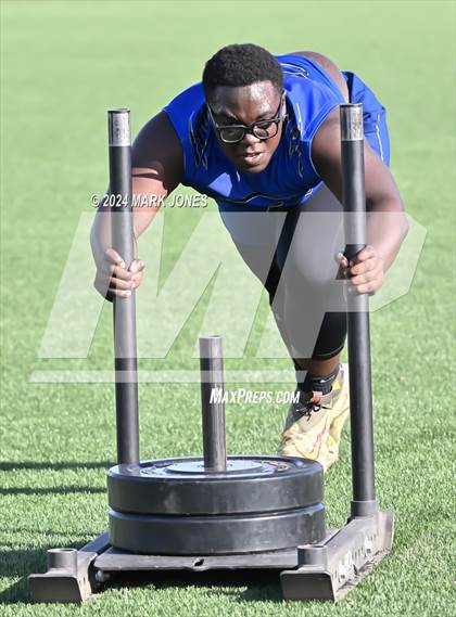 Thumbnail 1 in Big Man Contest (ACU 7v7 Tournament) photogallery.