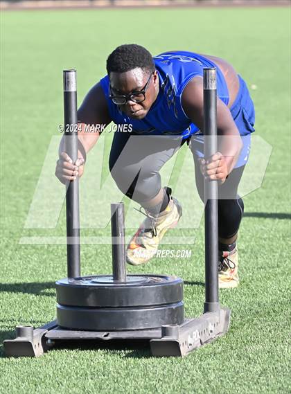 Thumbnail 3 in Big Man Contest (ACU 7v7 Tournament) photogallery.