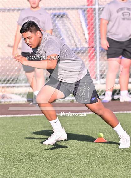 Thumbnail 3 in Big Man Contest (ACU 7v7 Tournament) photogallery.