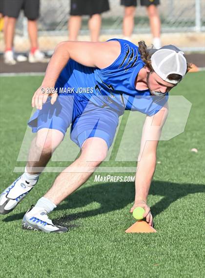 Thumbnail 3 in Big Man Contest (ACU 7v7 Tournament) photogallery.