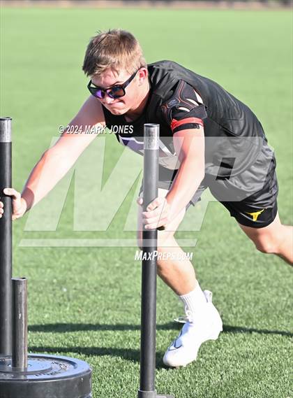 Thumbnail 1 in Big Man Contest (ACU 7v7 Tournament) photogallery.