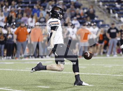 Thumbnail 3 in Hirschi vs. Springtown (UIL 4A D1 Quarterfinal Playoff) photogallery.
