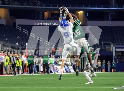 Thumbnail 1 in Gunter vs  Franklin (UIL Football 3A D2 Finals) photogallery.