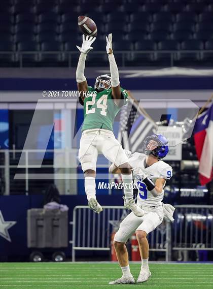 Thumbnail 1 in Gunter vs  Franklin (UIL Football 3A D2 Finals) photogallery.