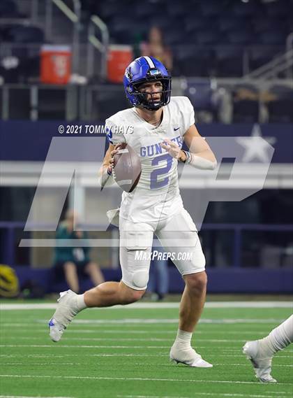 Thumbnail 1 in Gunter vs  Franklin (UIL Football 3A D2 Finals) photogallery.