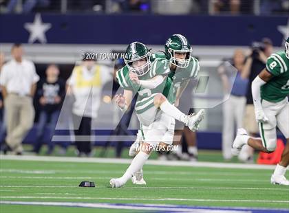 Thumbnail 3 in Gunter vs  Franklin (UIL Football 3A D2 Finals) photogallery.