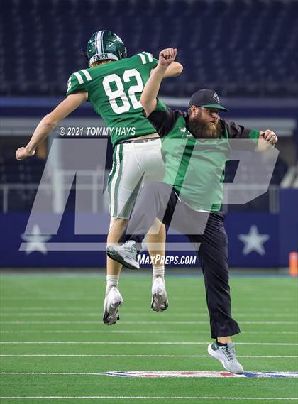 Thumbnail 3 in Gunter vs  Franklin (UIL Football 3A D2 Finals) photogallery.