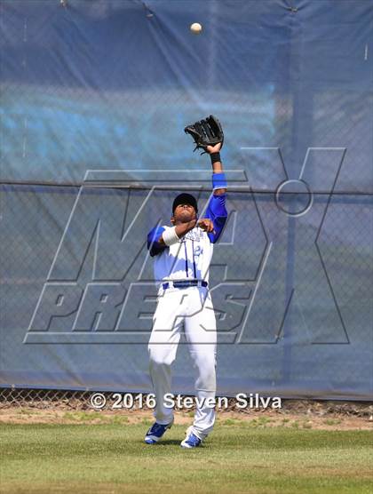 Thumbnail 2 in Eastlake vs. Grossmont (CIF SDS Open Division Semifinal) photogallery.