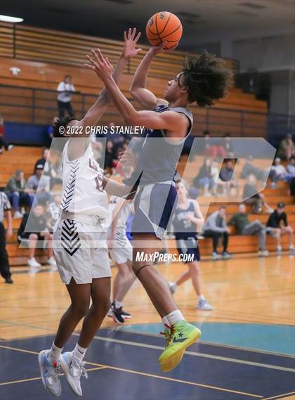 Thumbnail 1 in Willow Canyon vs. Liberty (Hoopsgiving Tournament) photogallery.
