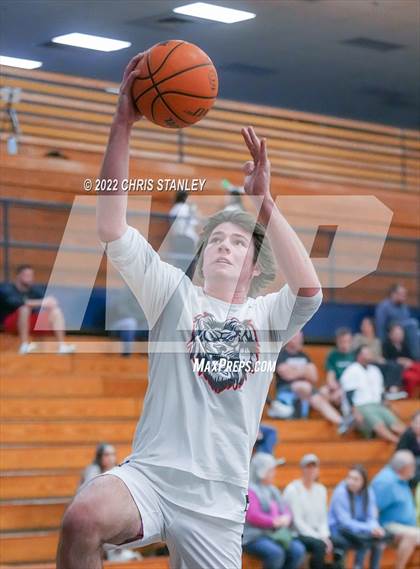 Thumbnail 3 in Willow Canyon vs. Liberty (Hoopsgiving Tournament) photogallery.
