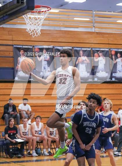 Thumbnail 3 in Willow Canyon vs. Liberty (Hoopsgiving Tournament) photogallery.