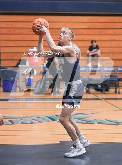 Thumbnail 2 in Willow Canyon vs. Liberty (Hoopsgiving Tournament) photogallery.