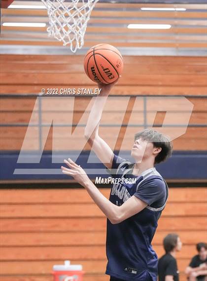Thumbnail 3 in Willow Canyon vs. Liberty (Hoopsgiving Tournament) photogallery.