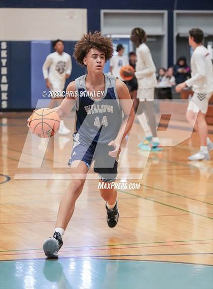 Thumbnail 1 in Willow Canyon vs. Liberty (Hoopsgiving Tournament) photogallery.