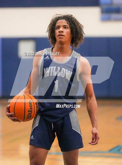 Thumbnail 3 in Willow Canyon vs. Liberty (Hoopsgiving Tournament) photogallery.