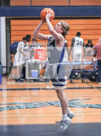 Thumbnail 2 in Willow Canyon vs. Liberty (Hoopsgiving Tournament) photogallery.