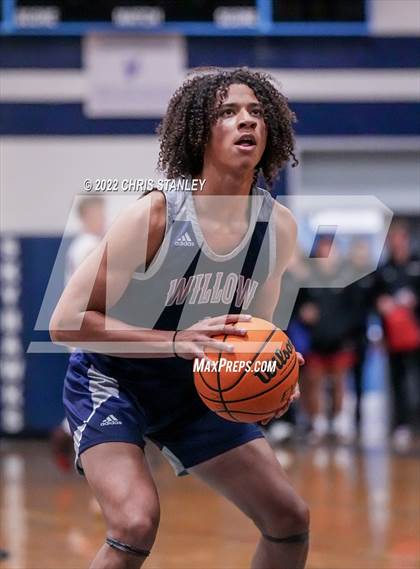 Thumbnail 1 in Willow Canyon vs. Liberty (Hoopsgiving Tournament) photogallery.
