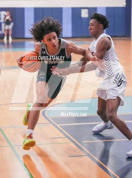 Thumbnail 2 in Willow Canyon vs. Liberty (Hoopsgiving Tournament) photogallery.
