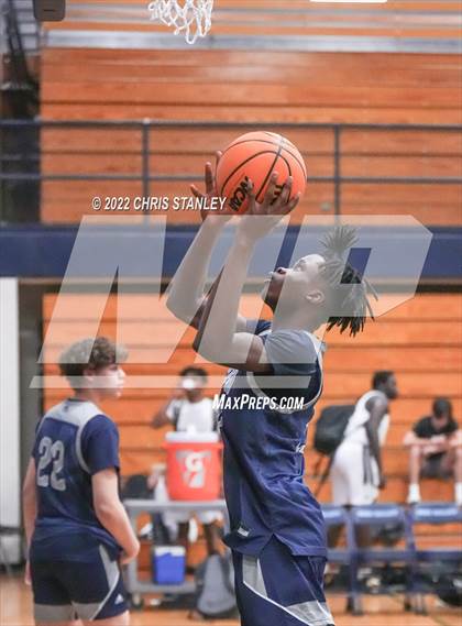 Thumbnail 3 in Willow Canyon vs. Liberty (Hoopsgiving Tournament) photogallery.